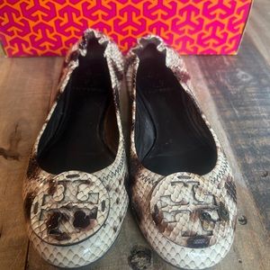 Tory Burch Reva flats size 6 EUC with box